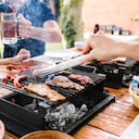Una mujer en Argentina denunció a sus vecinos porque comen carne asada, ¿cuál fue la verdadera razón? Foto: Getty Images