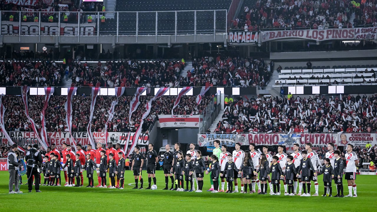 Más de 80.000 hinchas asistieron al partido de la Copa Sudamericana entre River y Santa Fe.
