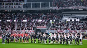 BUENOS AIRES, ARGENTINA - AUGUST 26: Players and match officials line up prior to a Copa CONMEBOL Sudamericana 2026 Round of 16 second leg match between River Plate and Independiente Santa Fe at Estadio M�s Monumental Antonio Vespucio Liberti on August 26, 2026 in Buenos Aires, Argentina. (Photo by Marcelo Endelli/Getty Images) (Photo by Marcelo Endelli / Getty Images South America / Getty Images via AFP)