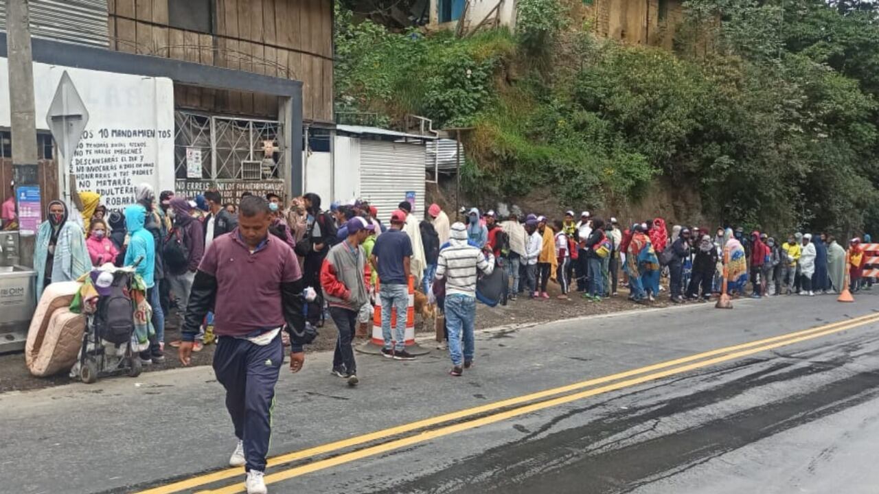 En Pamplona se está viviendo una situación crítica por la llegada de más de 500 caminantes venezolanos.