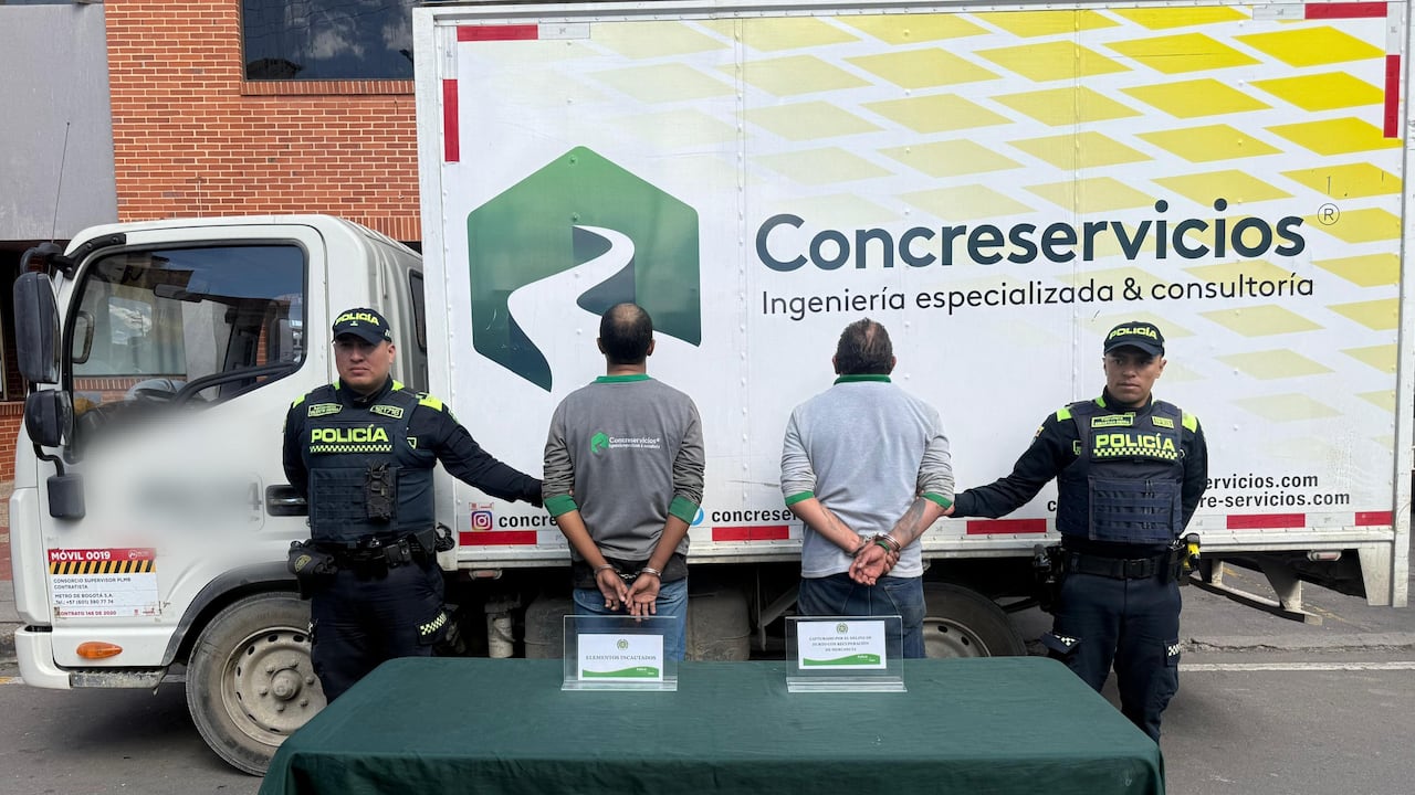 La Policía capturó a dos hombres cuando robaban un camión con maquinaria de la obra del Metro de Bogotá en Bosa.