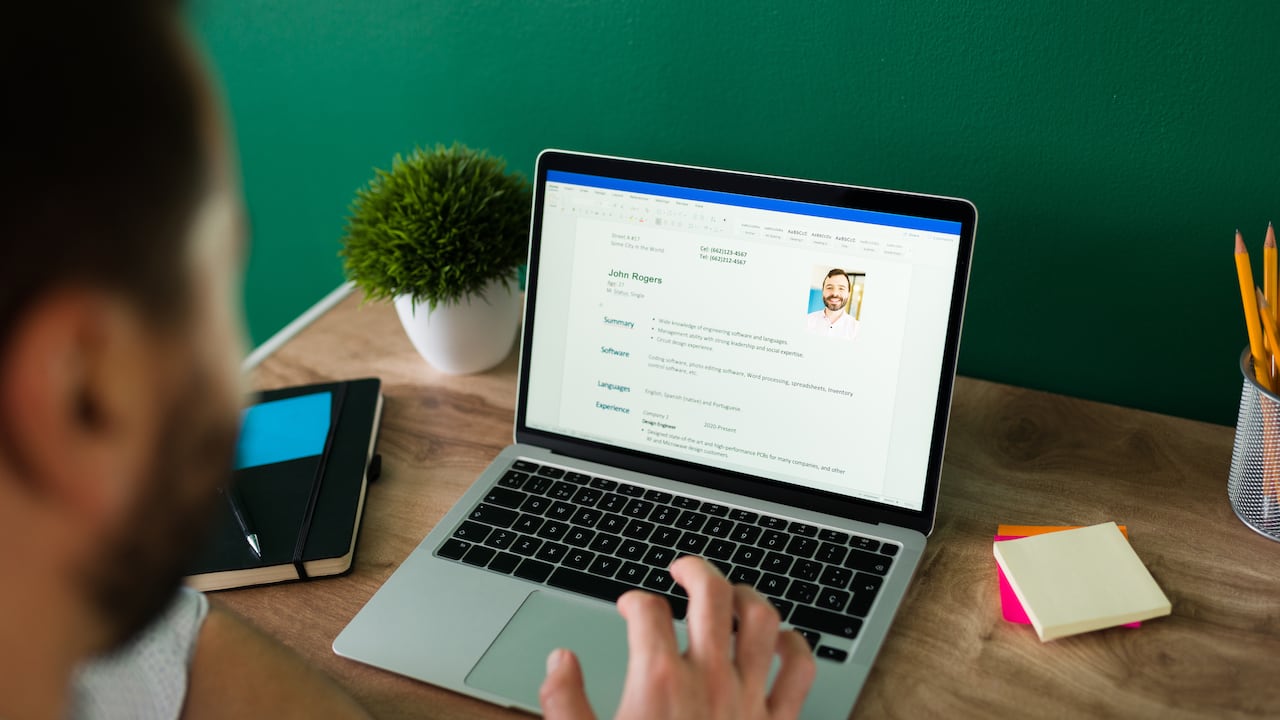 Las nuevas tecnologías sirven para crear un curriculum.