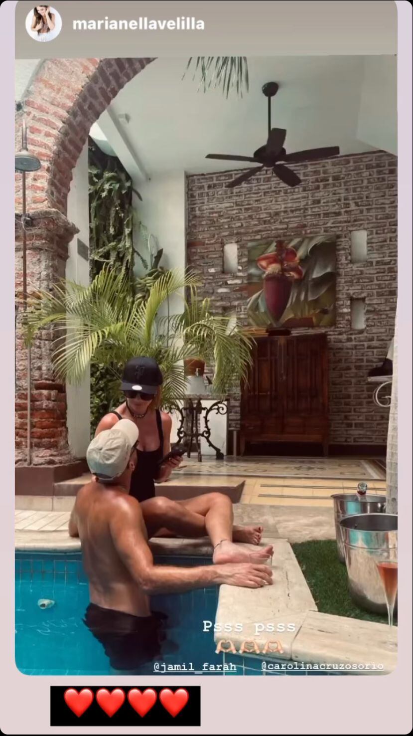 La pareja fue captada en un momento romántico.