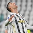 El delantero portugués de la Juventus, Cristiano Ronaldo, reacciona después de perder una oportunidad de gol durante el partido de fútbol de la Serie A italiana Juventus vs Spezia el 02 de marzo de 2021 en el estadio de la Juventus en Turín. (Foto de Isabella BONOTTO / AFP)
