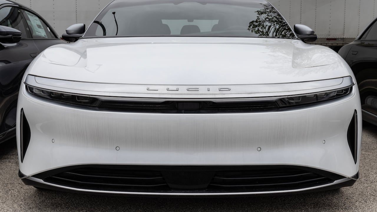 Lucid Motors compró algunos activos de Nikola, compañía que fabricaba camiones eléctricos o a hidrógeno y que se declaró en quiebra.