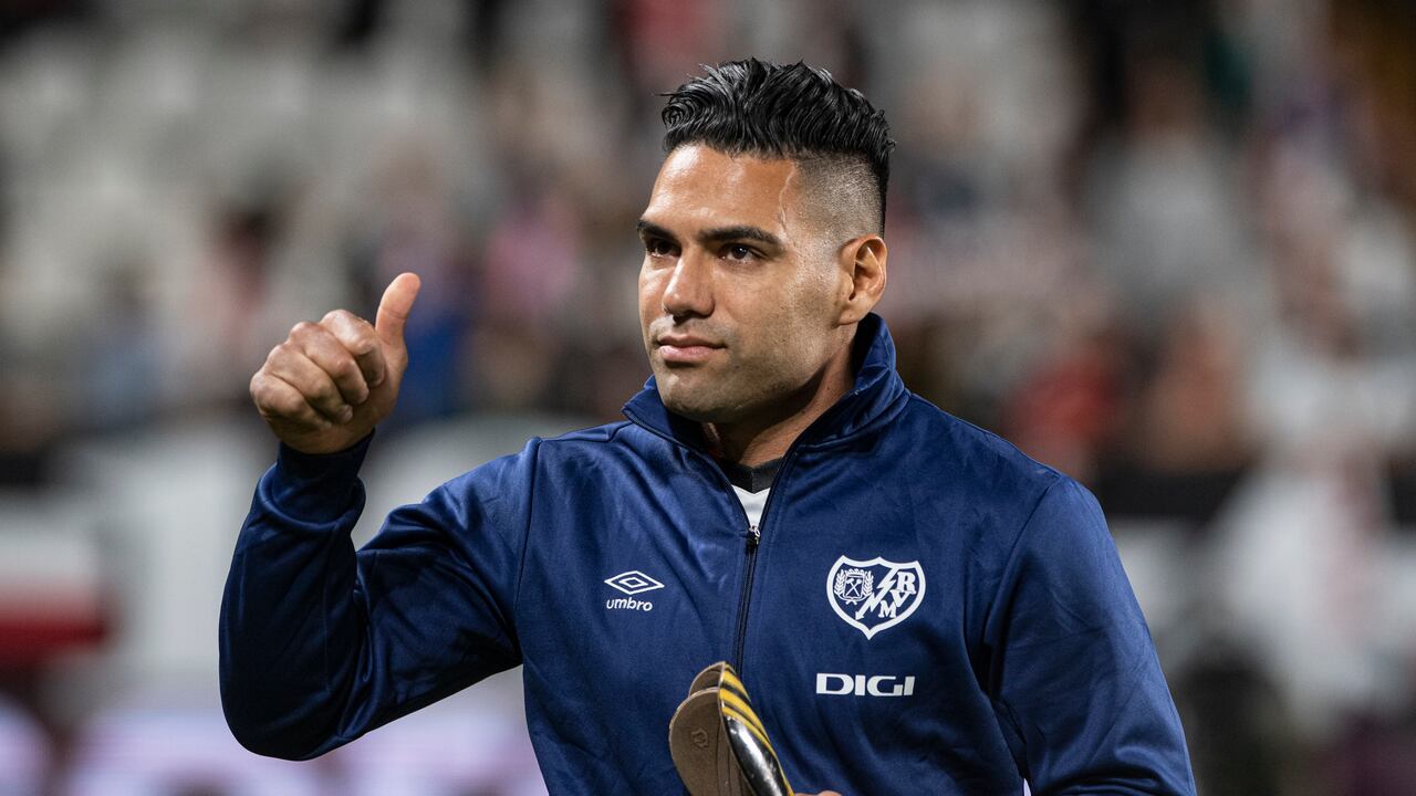 Radamel Falcao of Rayo Vallecano getting into the field during a match between Rayo Vallecano v Elche CF as part of LaLiga in Madrid, Spain, on October 3, 2022. (Photo by Alvaro Medranda/NurPhoto via Getty Images)
