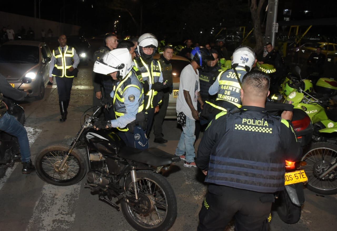 Caravanas de motociclistas en la noche de Halloween en Cali
