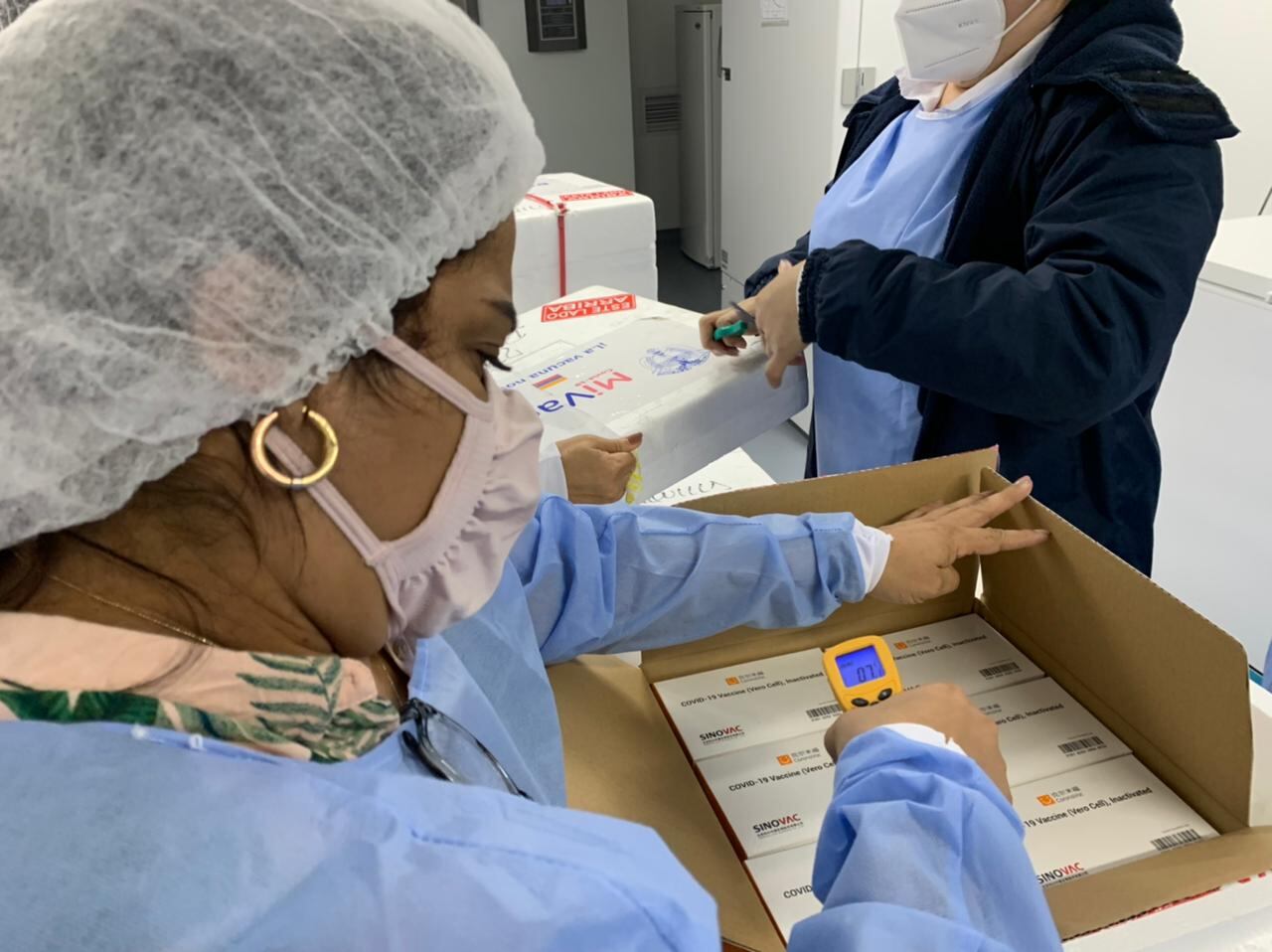 Una parte de las vacunas del laboratorio Sinovac que fueron recibidas en Barranquilla.