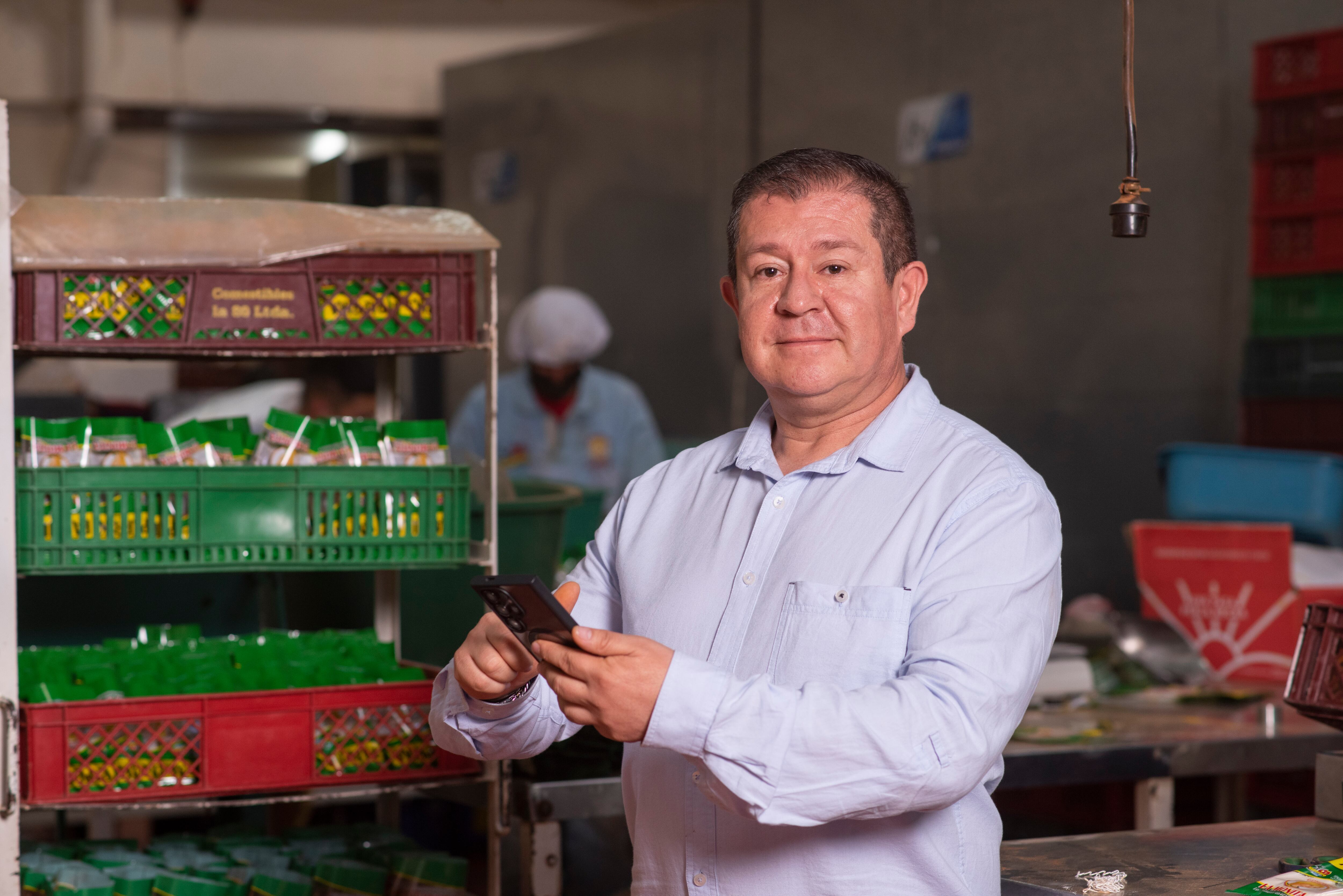 El CDT Social de Bancamía ofrece ventajas exclusivas, como convenios educativos para inversionistas y sus familias.