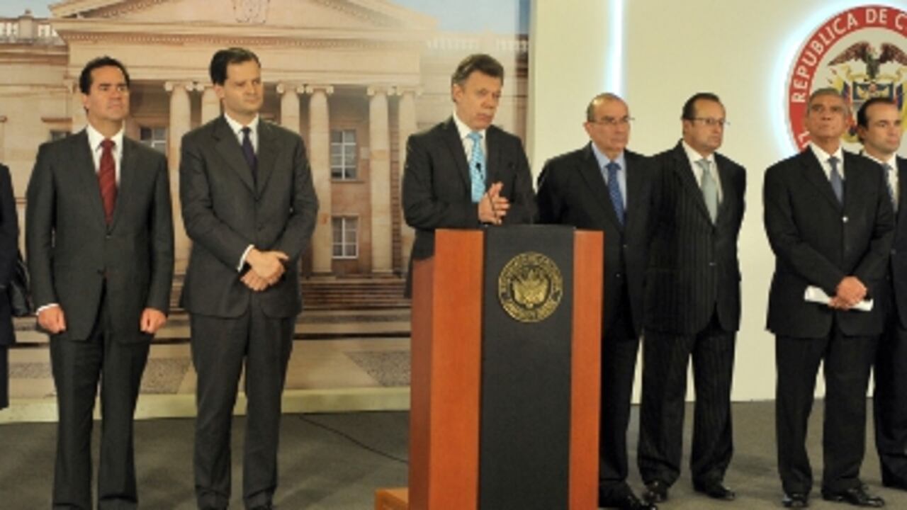 El presidente, Juan Manuel Santos, con el equipo negociador.