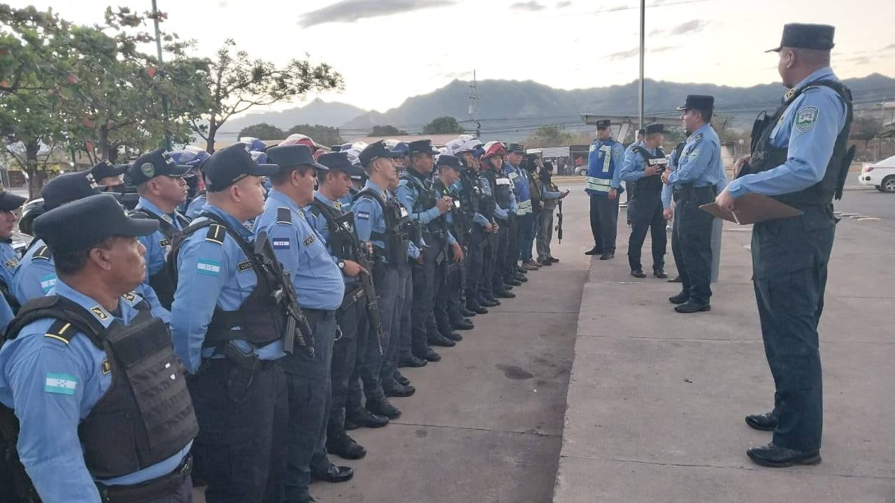 Policía de Honduras hace despliegue en los municipios de Choluteca.