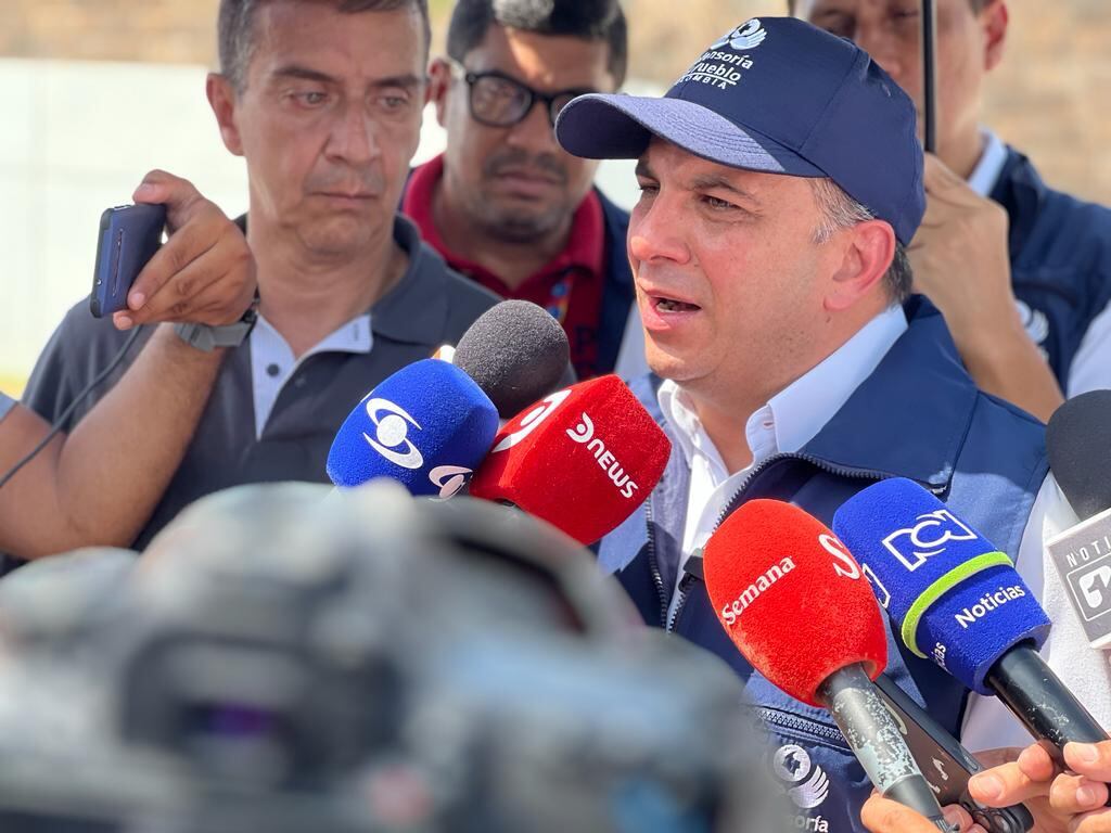 Defensor del Pueblo, Carlos Camargo Assis