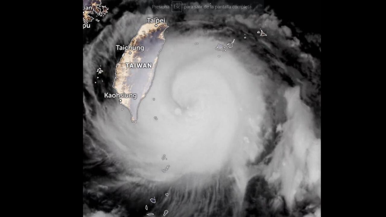 El tifón Haikui ha impactado el centro y sur de Taiwán durante el domingo y lunes.