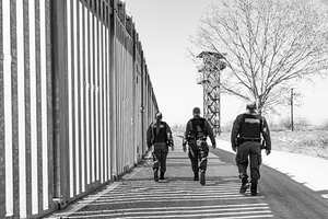 El Gobierno de Bélgica anunció la semana pasada que dejaría de acoger a hombres solos que piden asilo, alegando que sus insuficientes instalaciones de acogida debería dar prioridad a familias, mujeres y niños. (Photo by Nicolas Economou/NurPhoto via Getty Images)