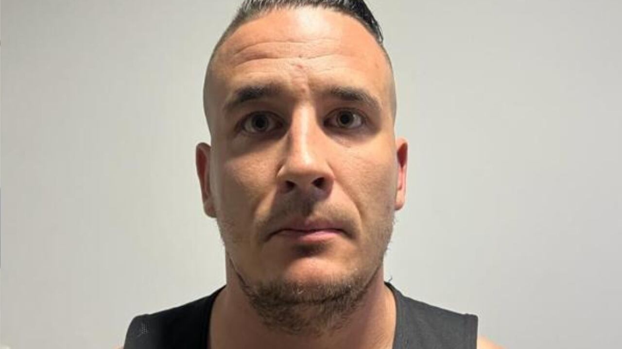 Narco polaco cayó en Cali gracias a publicaciones de su pareja en TitTok; así se dio su captura