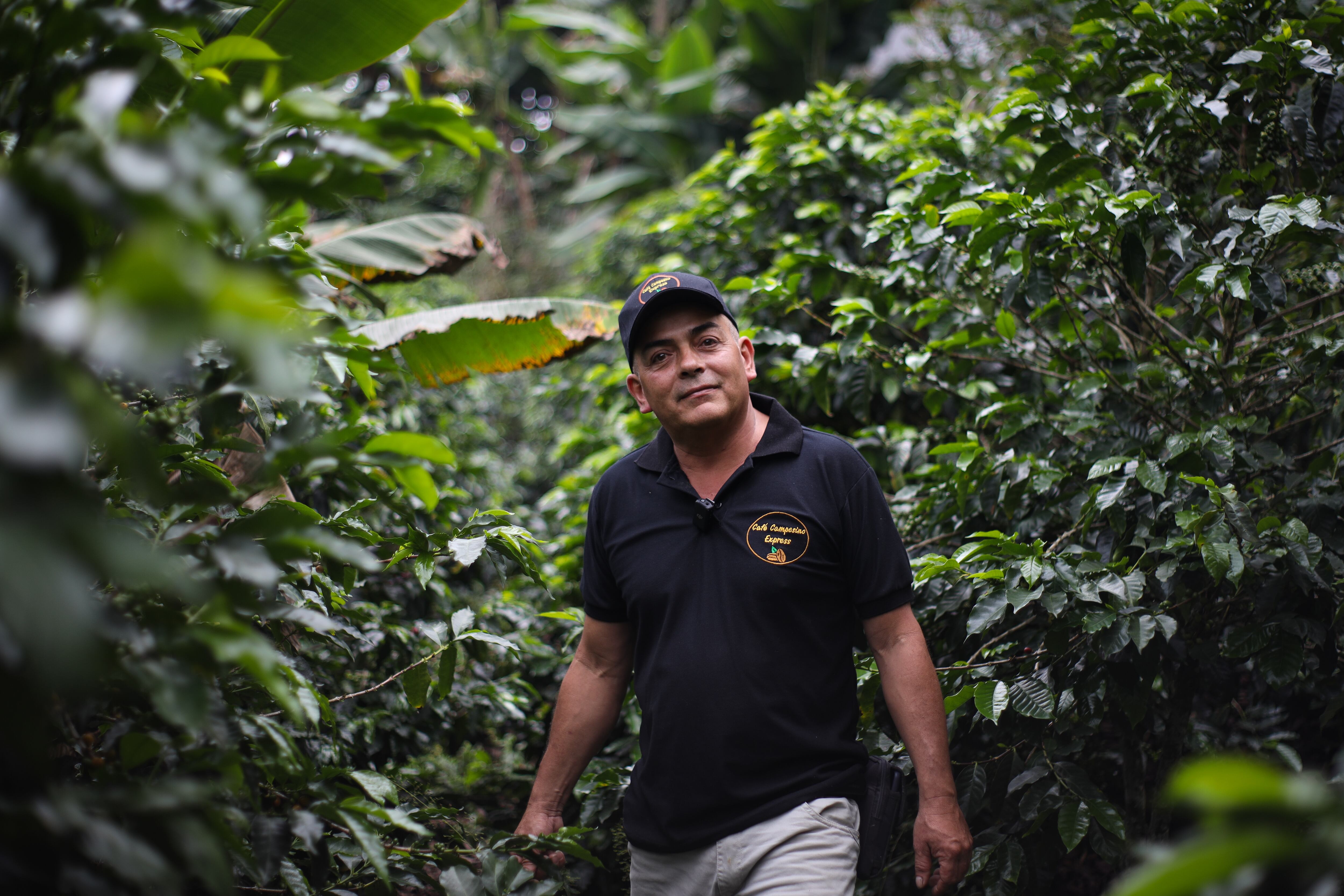 Luis Alfonso Ávila, beneficiario del programa Bienestar Rural de Compensar en la vereda Boca de Monte.