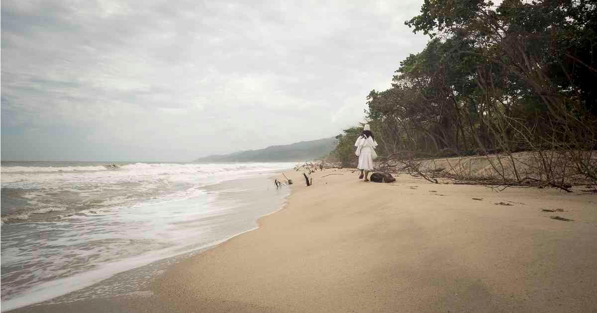Cada arhuaco llega al mundo con la misión de cuidar todo a su alrededor. Ellos saben que su responsabilidad es mantener el equilibrio del mundo. Foto: Jorge Álvarez Arango