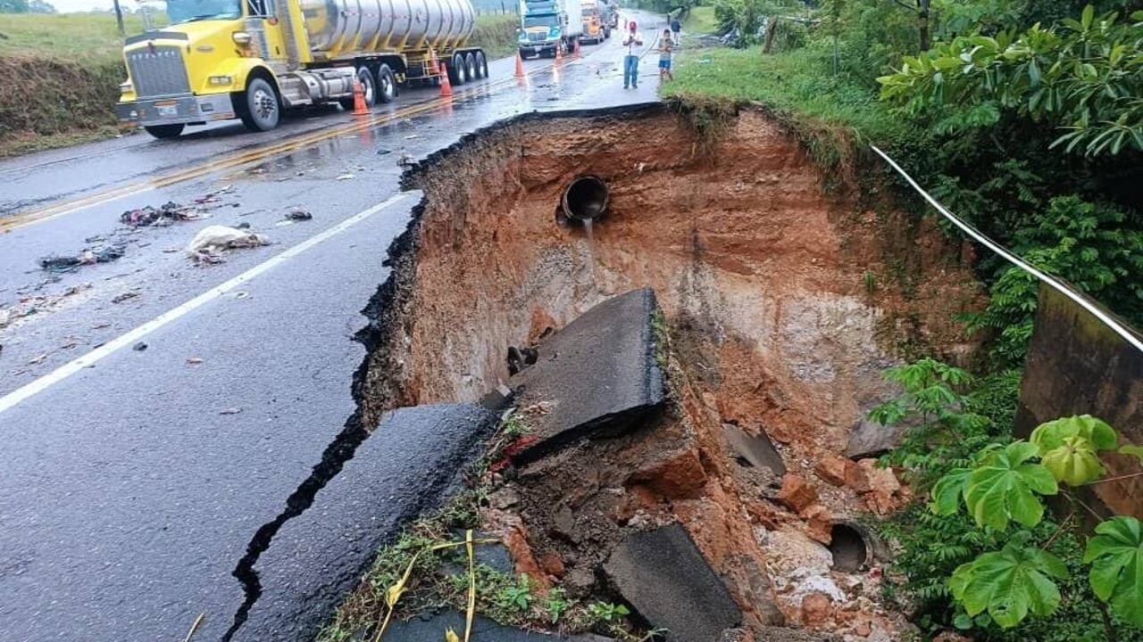 Se recomienda transitar con precaución en esta vía que comunica al Magdalena Medio, con San Alberto, sur del Cesar.