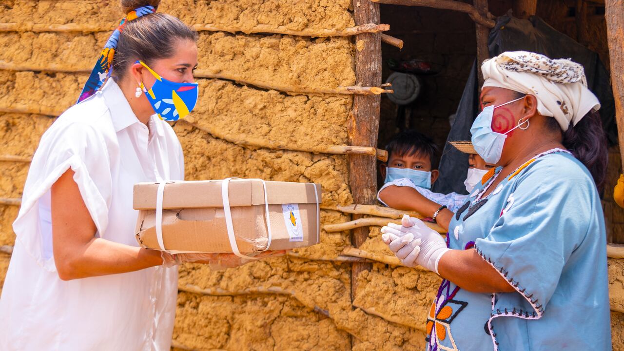 El programa 'Ayudar nos hace bien', en su primera fase, logró entregar un millón de mercados, beneficiando a cuatro millones de personas en los 32 departamentos.