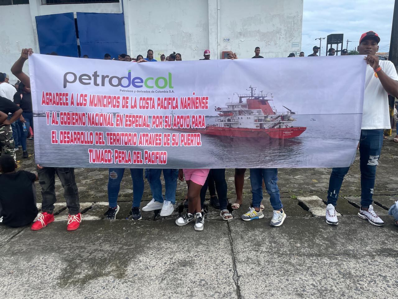 Arribo de buque con un millón de galones de combustible al Puerto de Tumaco.