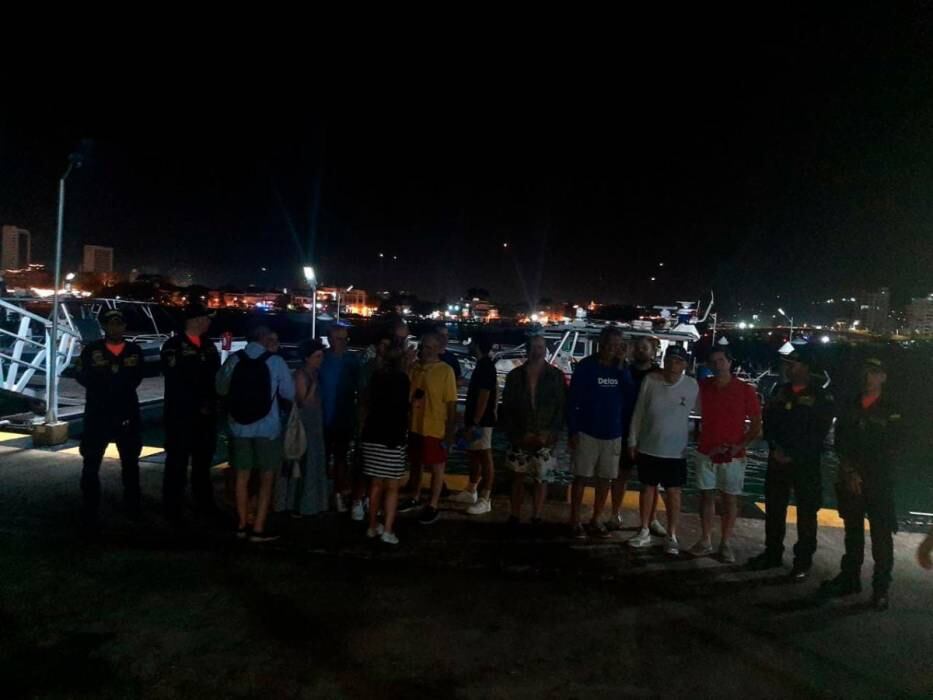 Tripulación rescatada.