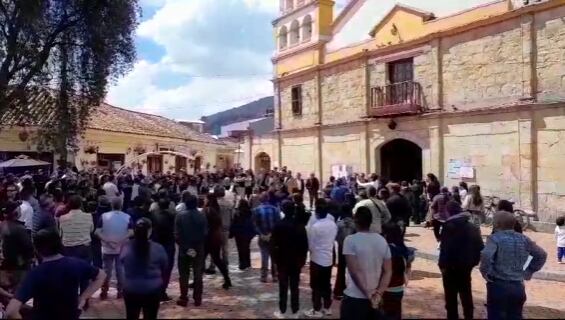 Una caravana de motos acompañó a José Vicente Pérez en sus honras fúnebres.