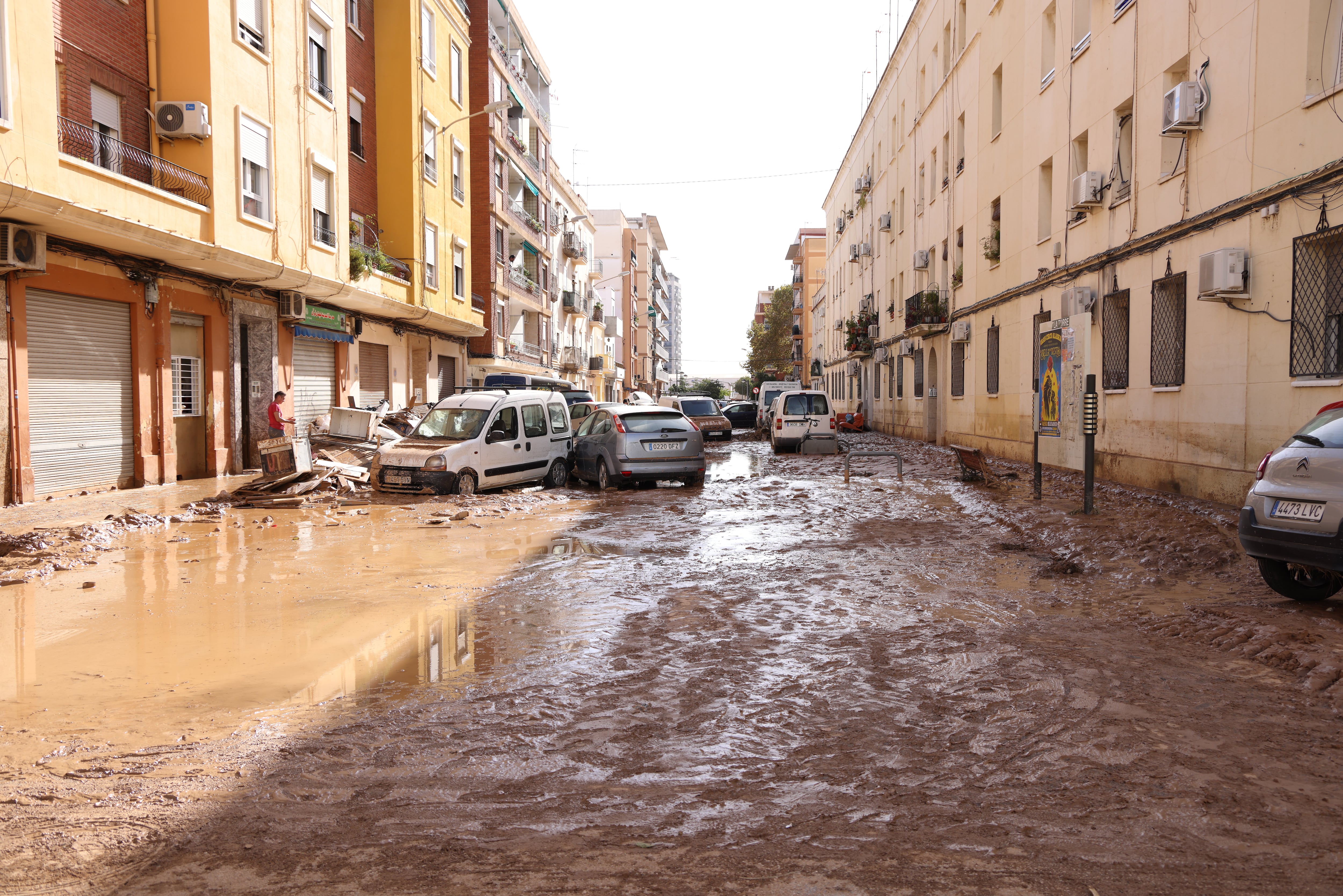 Las autoridades meteorológicas prevén precipitaciones de variada intensidad en sectores del occidente y centro-oriente de la capital.