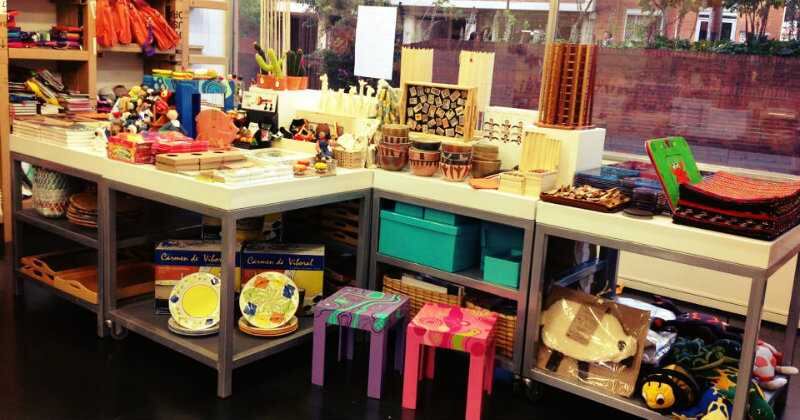 Obsequios y regalos, entre otros.