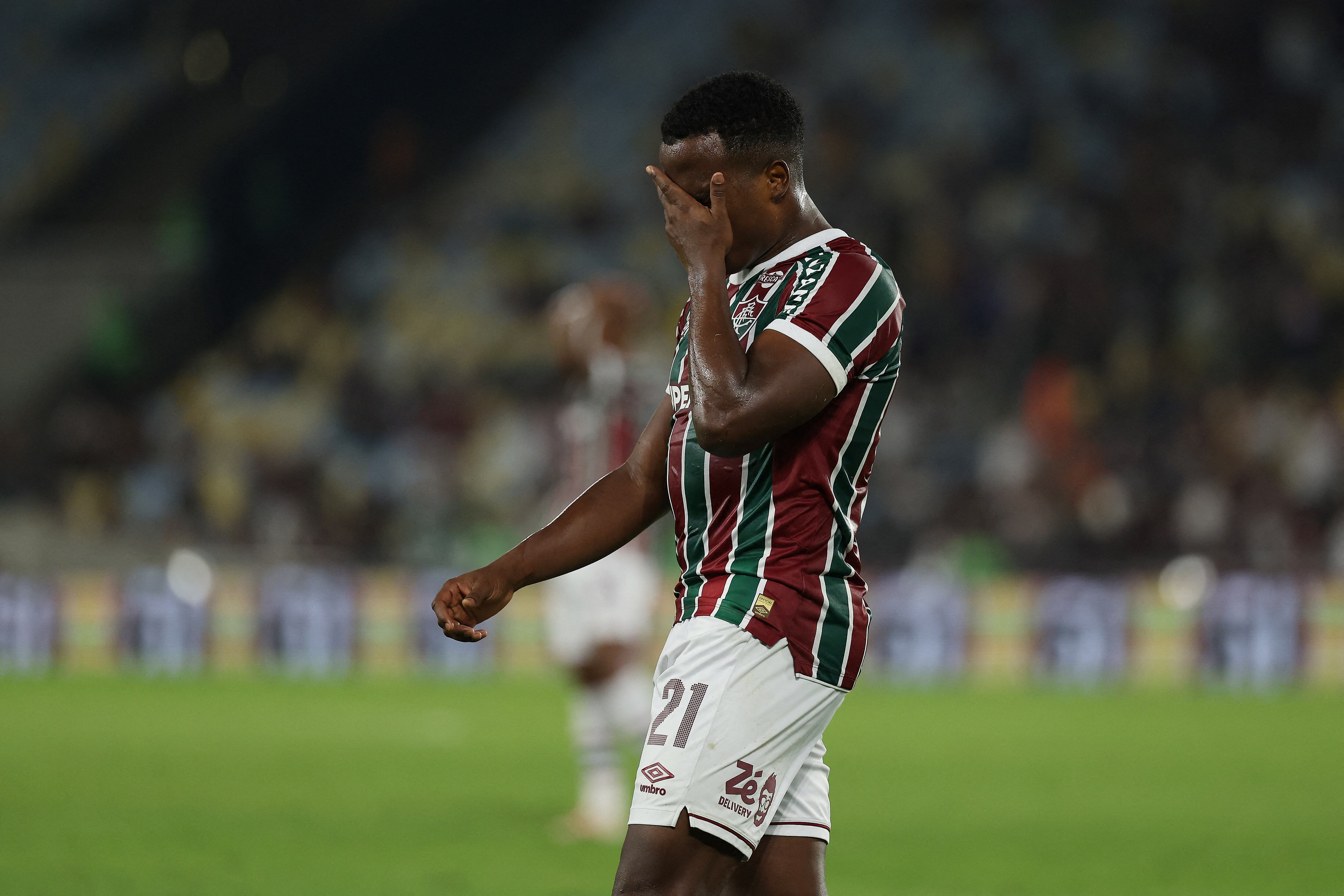 RIO DE JANEIRO, BRAZIL - JULY 17: Jhon Arias of Fluminense reacts after missing a goal during the match between Fluminense and Cruzeiro as part of Brasileirao 2025 at Maracana Stadium on July 17, 2025 in Rio de Janeiro, Brazil. (Photo by Wagner Meier/Getty Images) (Photo by Wagner Meier / Getty Images South America / Getty Images via AFP)