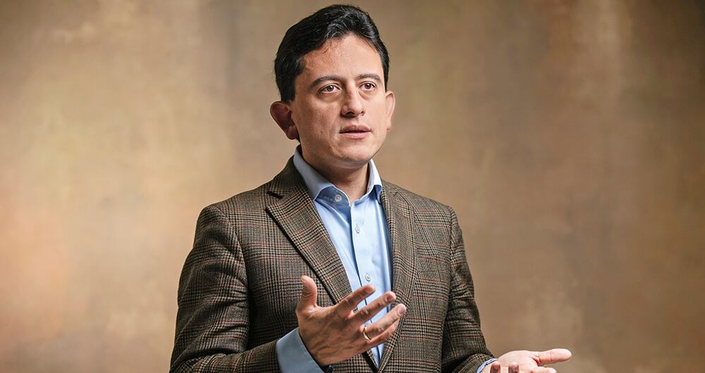 En el Ministerio de Comercio buscan esclarecer quiénes son los responsables de la crisis. Las miradas están sobre Luis Carlos Reyes, Mr. Taxes. Él se defiende.