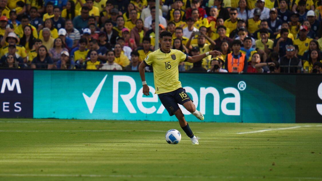 Kendry Páez, con 16 años, debutó con la Selección de Ecuador