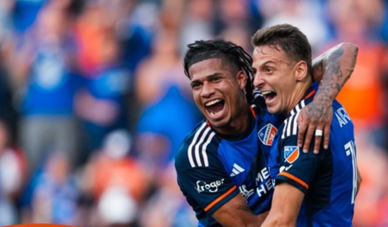 Santiago Arias ya suma dos goles en su estadía por los Estados Unidos.