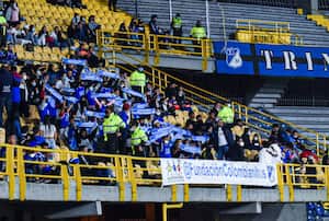 Niñas y niñas de la Fundación Colombianitos en El Campín.