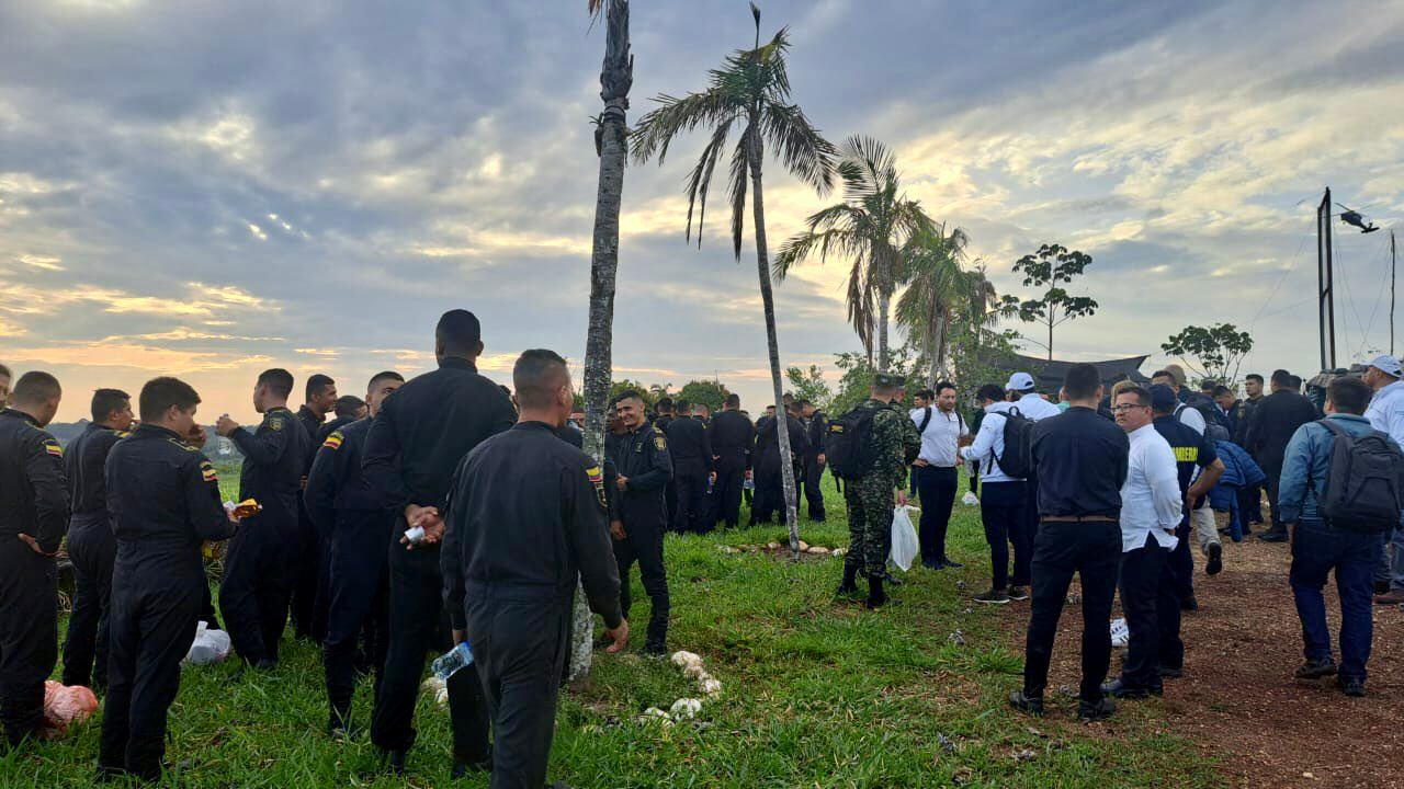 Los policías liberados en el Caquetá.