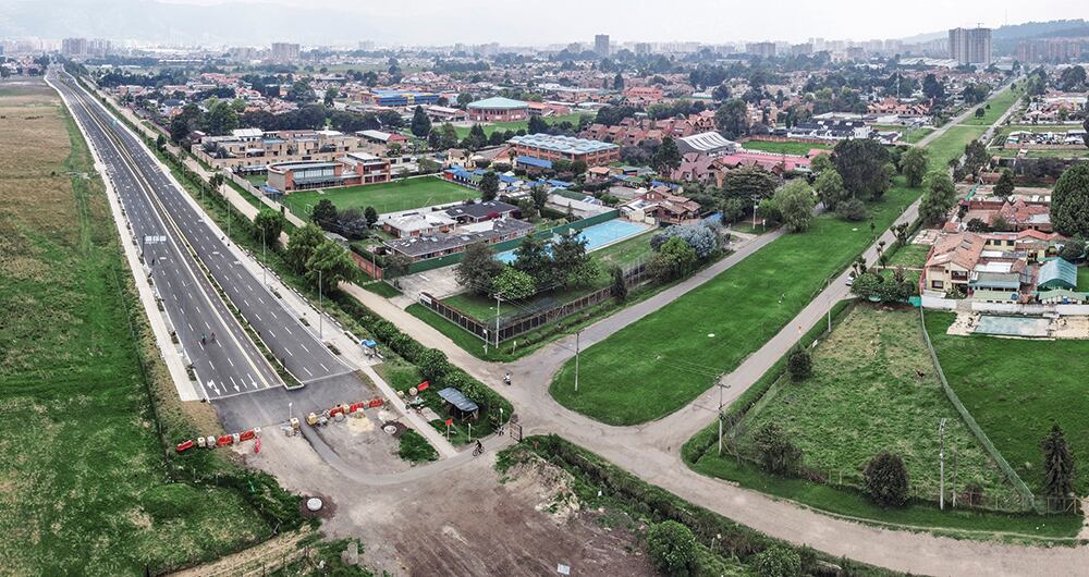 Avenida san Antonio •Ubicación: calle 183 de Bogotá entre la Avenida Boyacá y la carrera 54D  •Costo: 59.600 millones de pesos•Contratista: Galán Vega•Contrato: 1543 de 2017•Fecha de entrega de la obra: julio de 2020