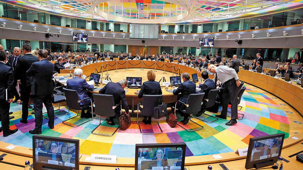 La Unión Europea ha demostrado, desde su creación, que un grupo amplio de naciones puede trabajar conjuntamente en temas colectivos.
