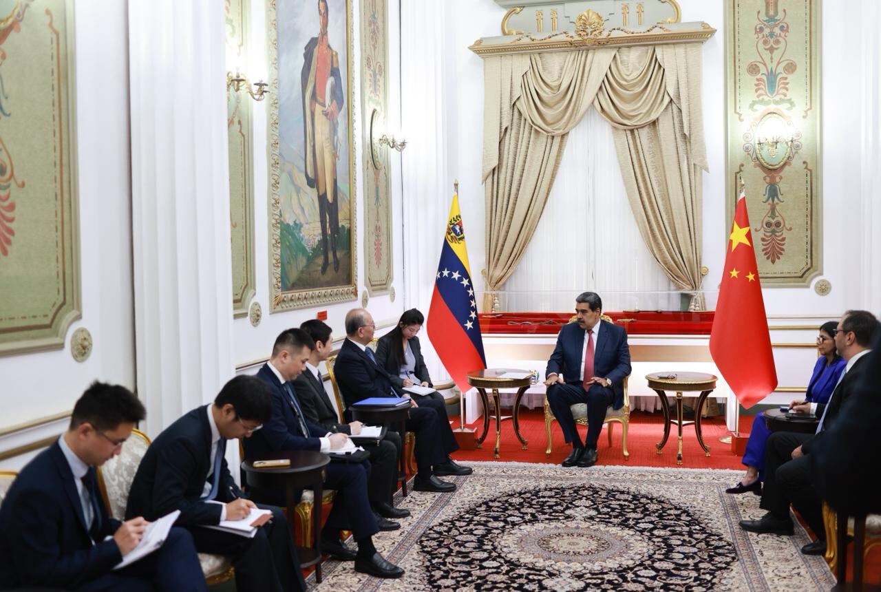 Reunión de Maduro con delegación china.