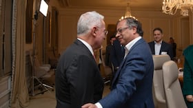 ÁLVARO URIBE Y GUSTAVO PETRO
REUNIÓN EN LA CASA DE NARIÑO