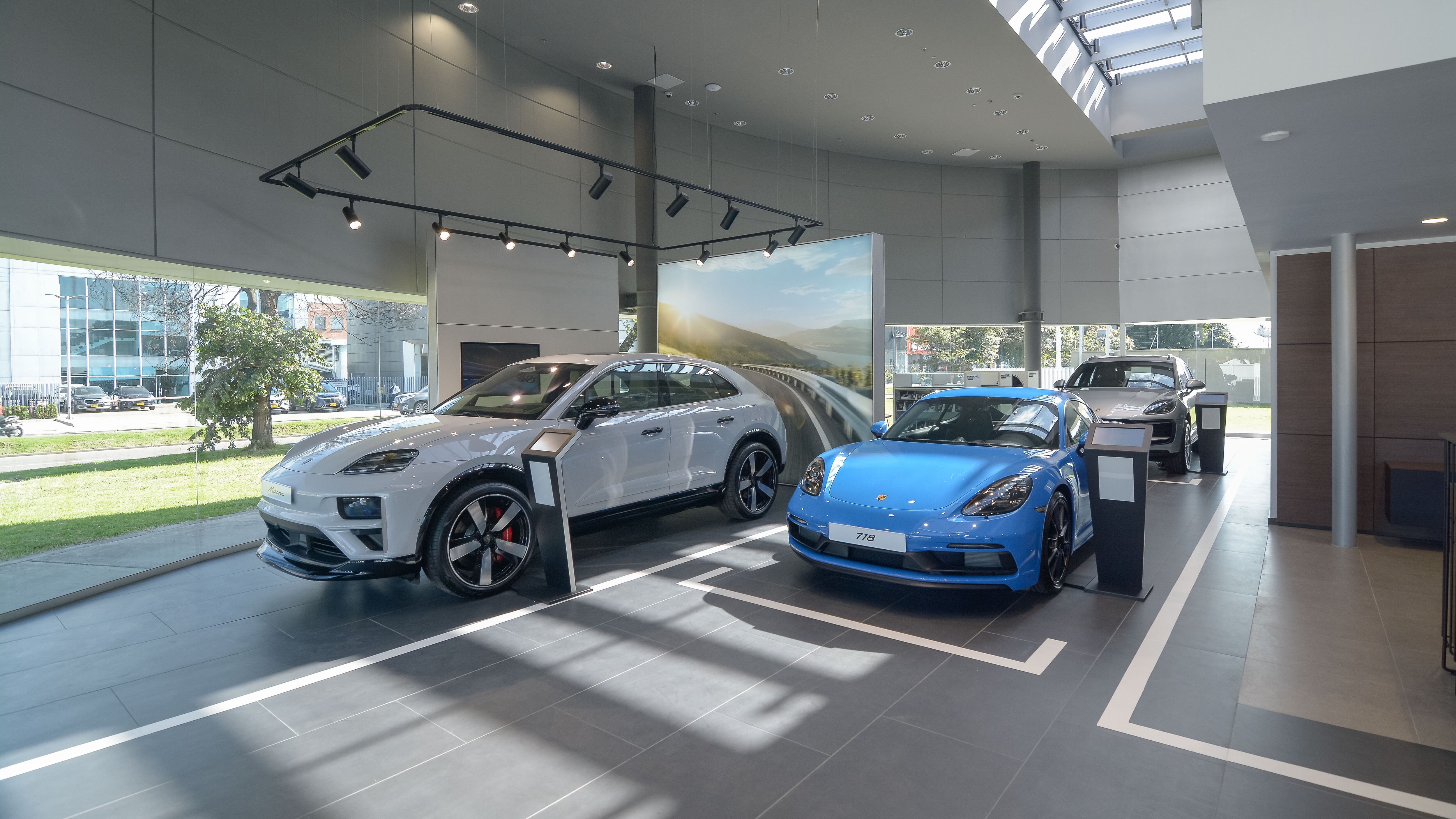 Porsche reinauguró su vitrina en Bogotá.