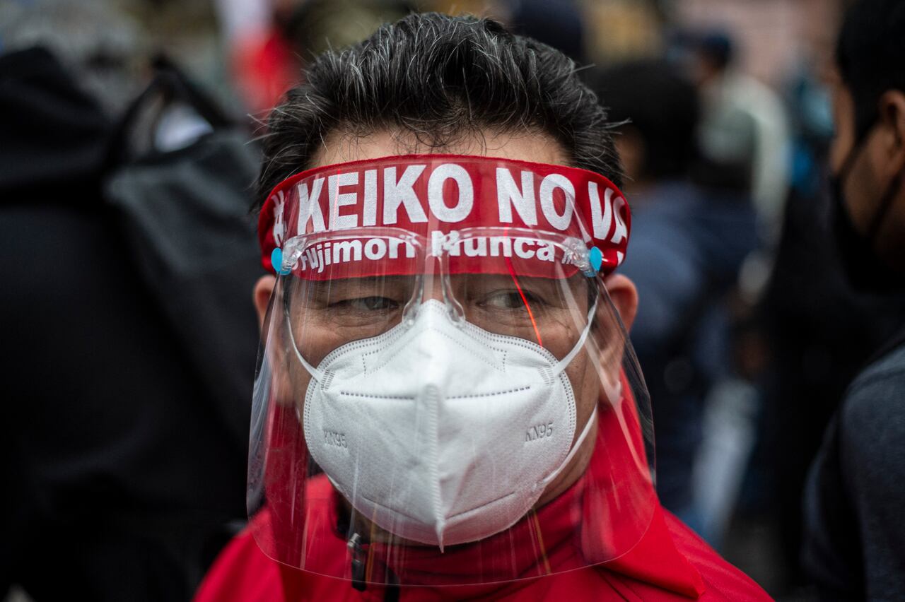 En primera fila de las marchas participaron familiares víctimas de violaciones a los derechos humanos perpetradas durante el gobierno de Alberto Fujimori en el marco de la guerra contra el terrorismo maoísta de Sendero Luminoso, entre 1990 y 2000.