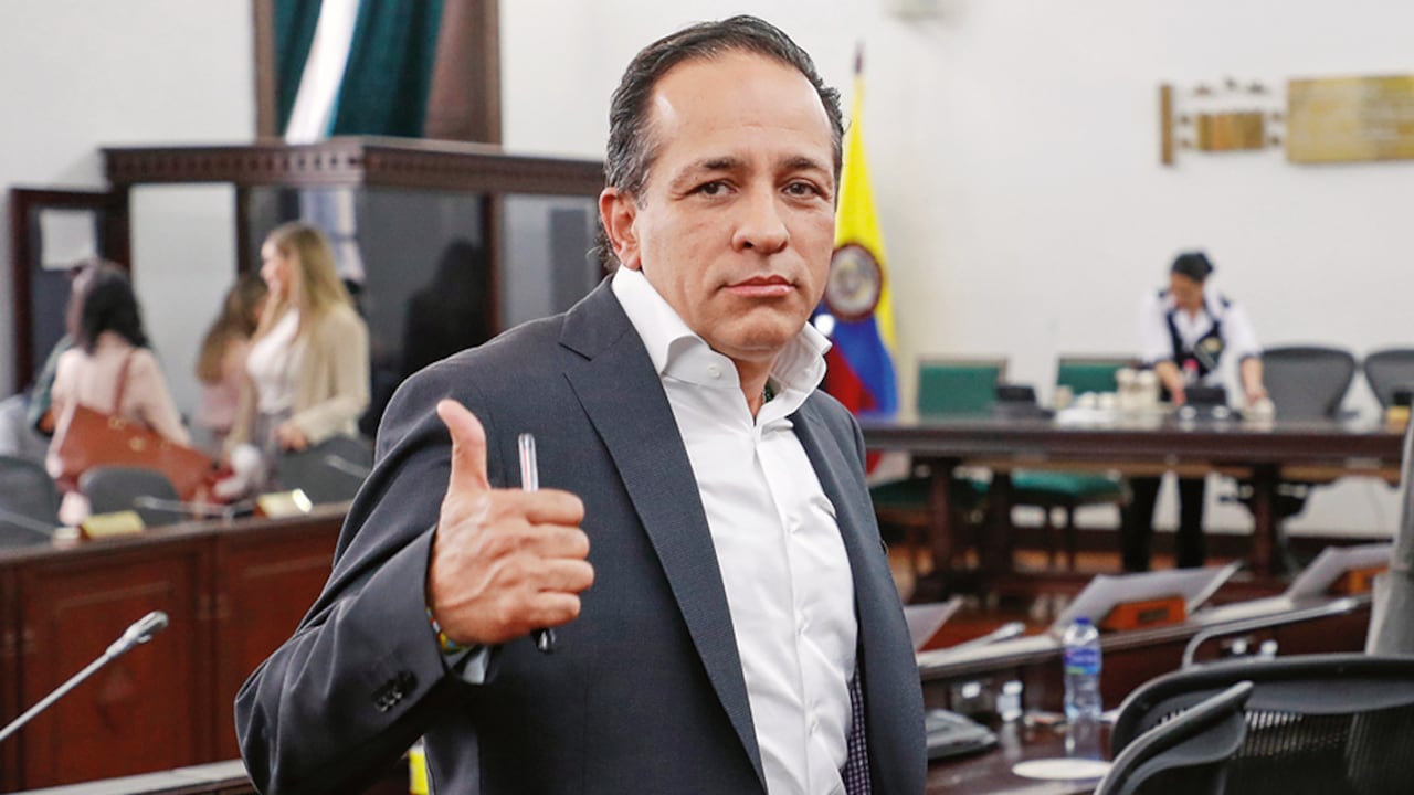 Alexánder López se llevó a gran parte de su UTL del Senado a Planeación Nacional.