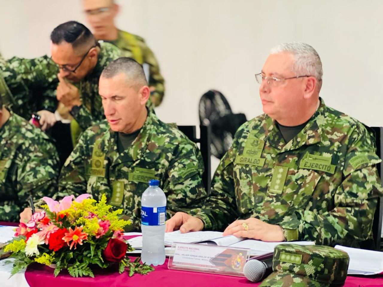 El general Helder Fernán Giraldo Bonilla, comandante de las Fuerzas Militares, analiza la situación de seguridad en el departamento de Arauca.