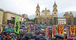 El jueves la plaza de Bolívar se llenó completamente de ciudadanos que llegaron a protestar pacíficamente.