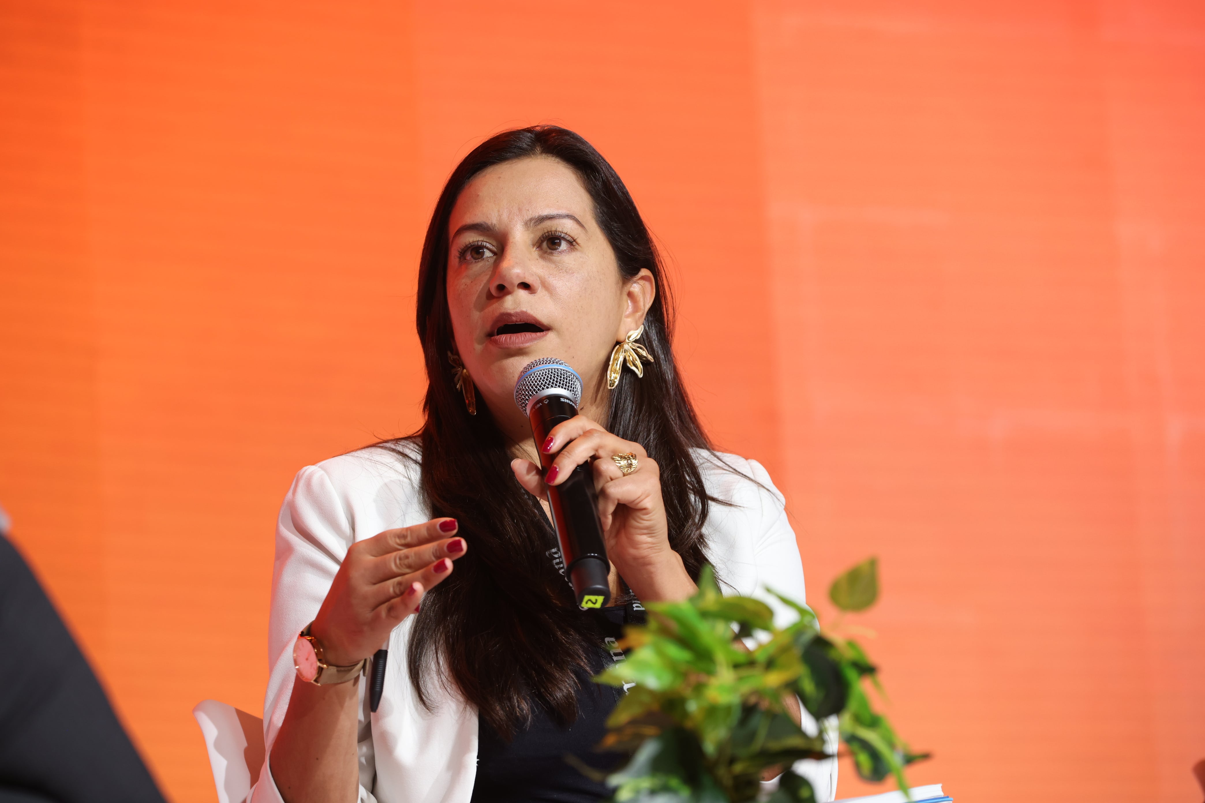 XIII Cumbre de Líderes por la Educación
La generación del cambio
Bogotá 24 septiembre 2026

Después del terremoto: ¿cómo reconstruimos la educación que
Colombia necesita?
Marcela Bautista Macia, Especialista en Educación de CAF
Rosvier Armando Mosquera Tamayo, secretario de Educación del Chocó
Sara Mercedes Rodas Soto, secretaria de Educación de Cali
Carlos Jairo Bedoya Naranjo, secretario de Educación de Pereira
Moderador: Diego Bonilla, editor política SEMANA