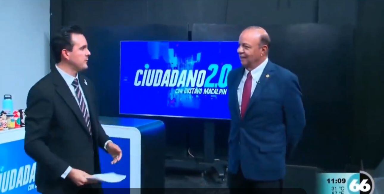 El periodista fue despedido en vivo frente a su equipo de trabajo