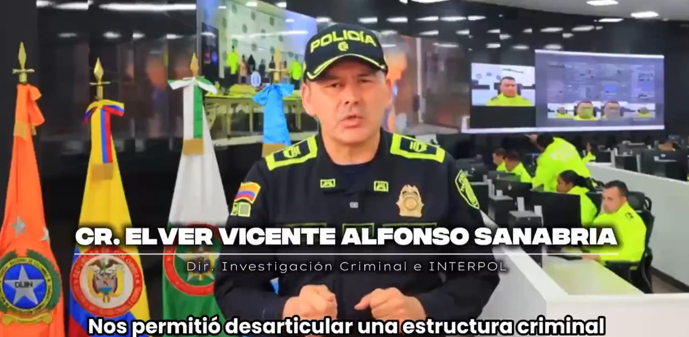 El coronel Elver Vicente Alfonso Sanabria explicó cómo la organización recurría a la IA para engañar a las víctimas.