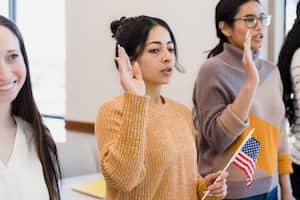 Entérese acerca de las causas por las que puede perder la ciudadanía