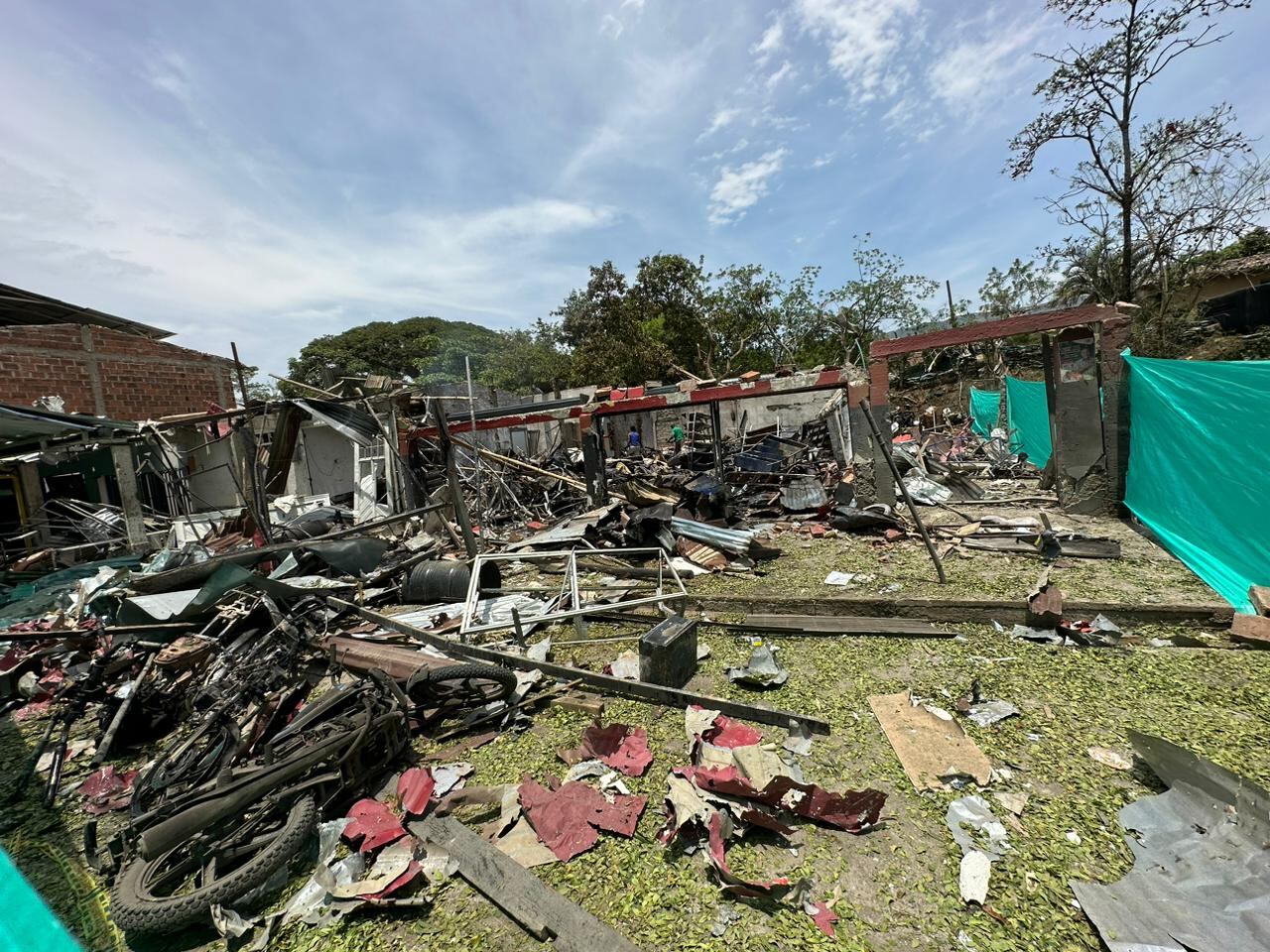 Infraestructura destruida tras ataque de carrobomba