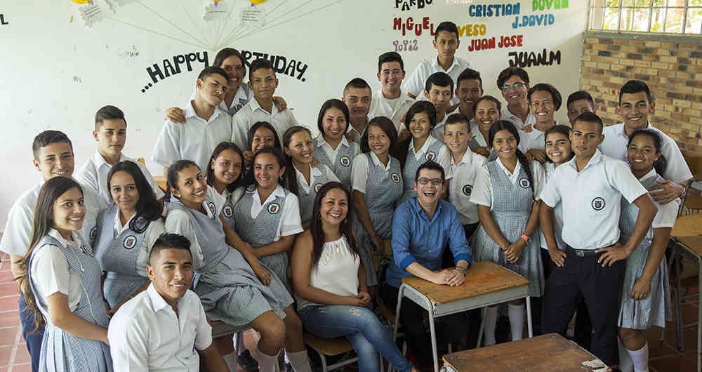 Guaduas va bien en educación, esto lo demuestra la ampliación del colegio Miguel Samper y actividades extracurrilares como las que lidera la profesora Yeny Barrantes.