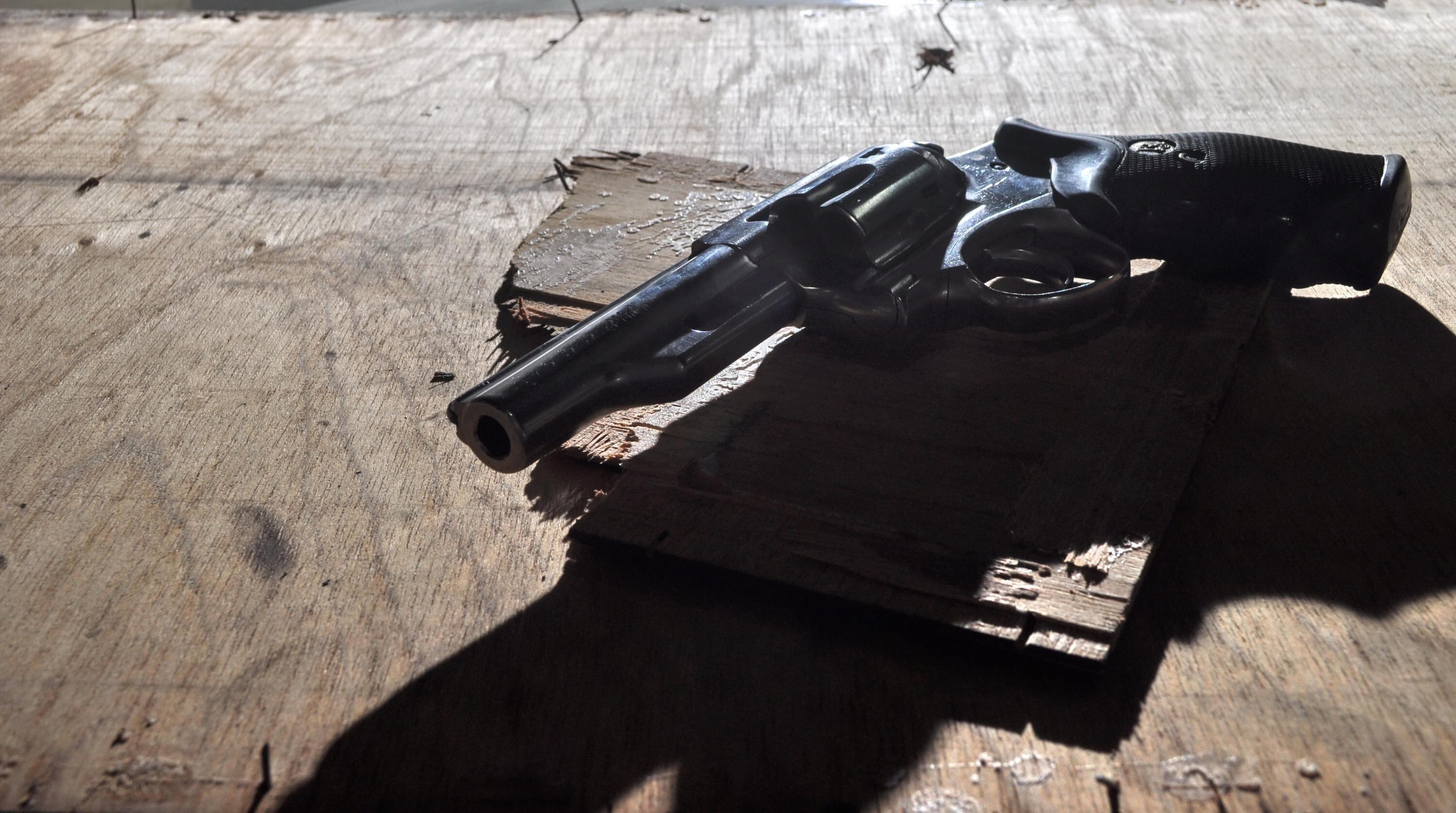 Las dos personas habrían sido asesinadas con armas de fuego.